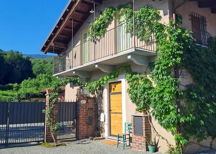 Il Giardino Di Fronte Apartment *